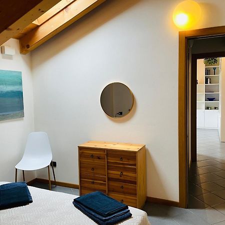 Blue Lake Apartment 20M From The Lake With Box Colico Eksteriør billede