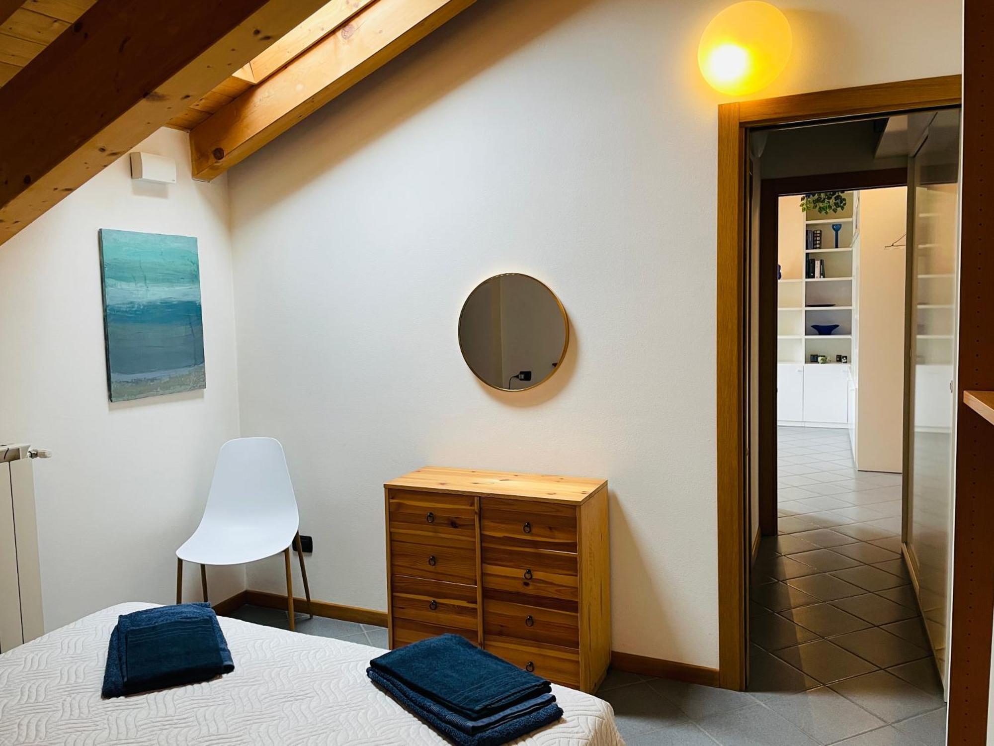Blue Lake Apartment 20M From The Lake With Box Colico Eksteriør billede